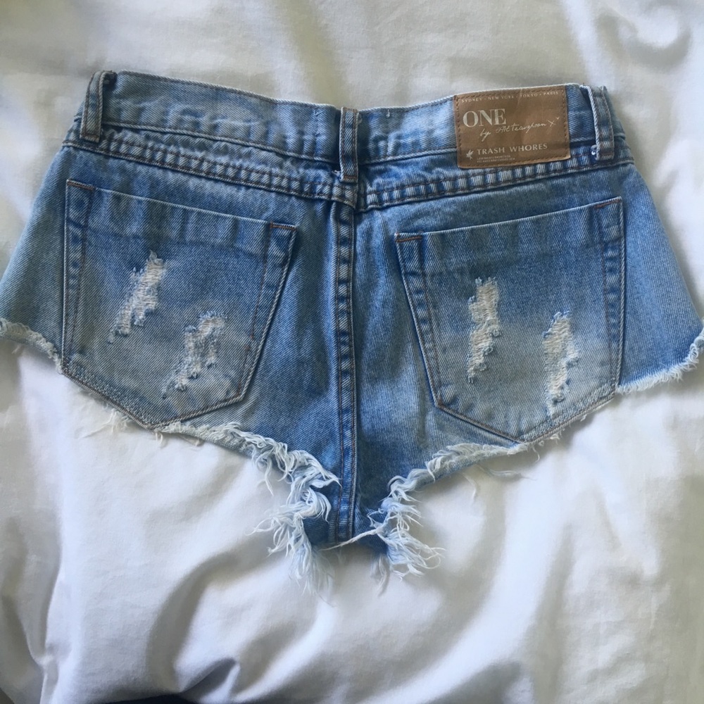 One Teaspoon Denim Shorts “Trash Whore” cut sz 24